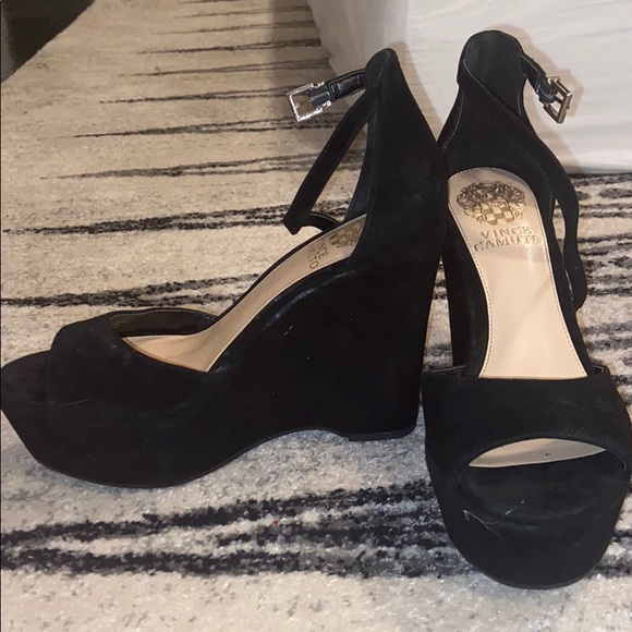 Vince Camuto platform heels - Picture 3 of 4